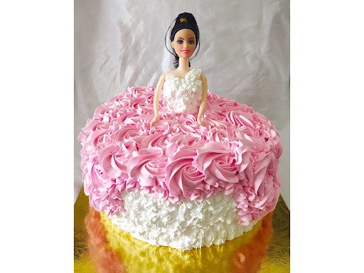 Doll theme cake post image