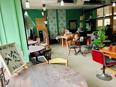 燈和食堂 ギャラリーカフェ燈