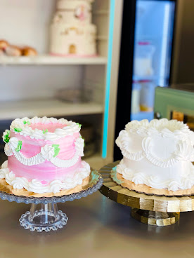 Silvia's Bakery by null