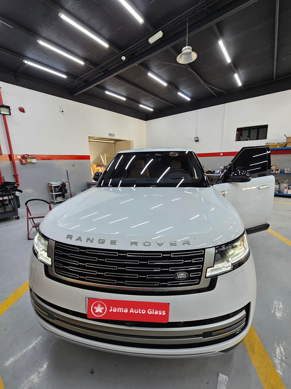 Jama Auto Glass - مركز جامه لزجاج السيارات - صورة 3