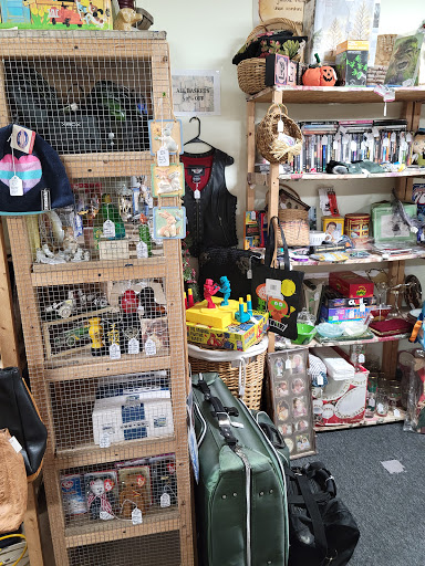 Jen's Attic - Visual