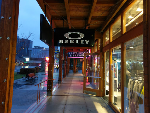 Oakley - Visual
