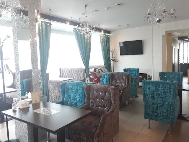 Gloss cafe