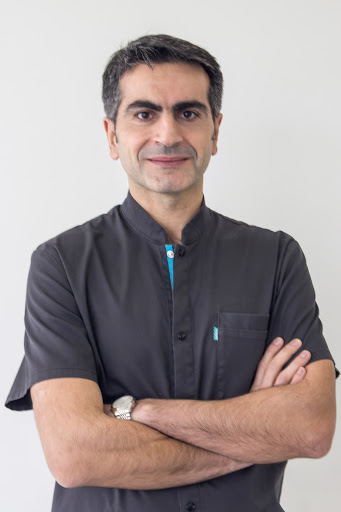 Dr Ramtin Taghavi Larigani- implant prothèse