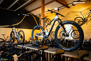 Photo n°11 de Cycles AMC7 Maisonneuve - Vente - Réparation - Location de vélos à Chandolas (Magasin de réparation de vélos)