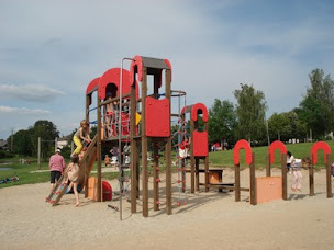 Photo n°10 de Camping et hôtel plein aire chalets tout confort avec lac naturel et plage à Bessines-sur-Gartempe (Terrain de camping)