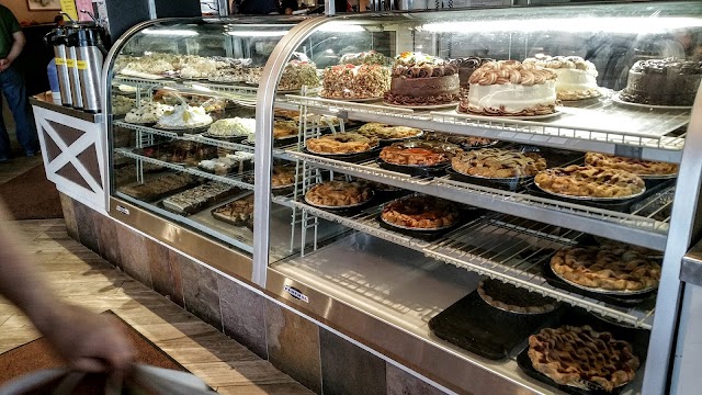 FarmHouse Cafe & Bakery