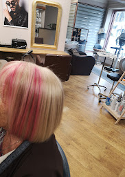 Photo n°9 de ESPACE COIFFURE à Font-Romeu-Odeillo-Via (Salon de coiffure)