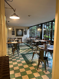 Photo n°17 de Restaurant L’Arsène sur cour à Aurillac (Restaurant)