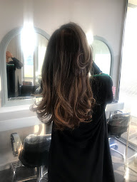 Photo n°17 de La Reale Coiffure à Créteil (Salon de coiffure)