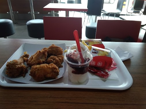 KFC - Av. Das Indústrias, Author: Rebecca Borges