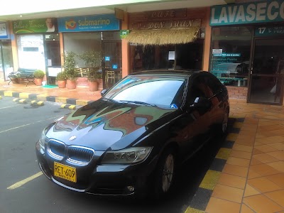 Photos of Monteverde Mall