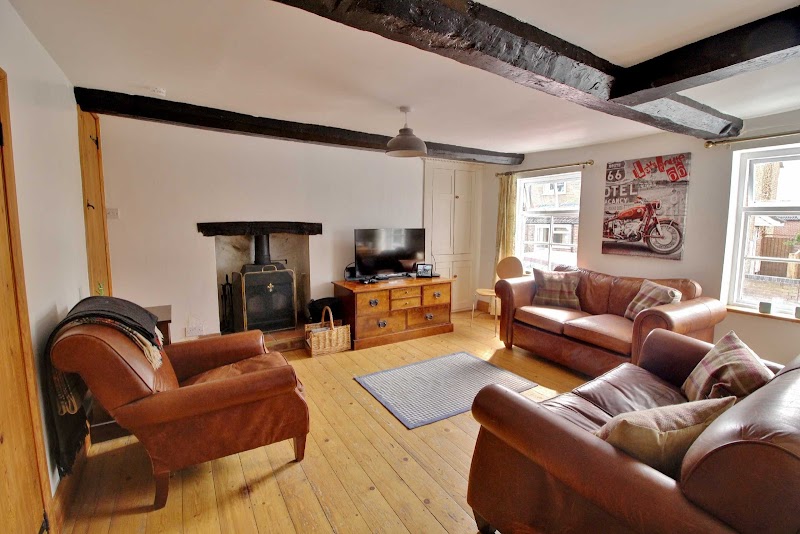 Naylor Powell Estate Agents & Letting Agents Newent photo 2