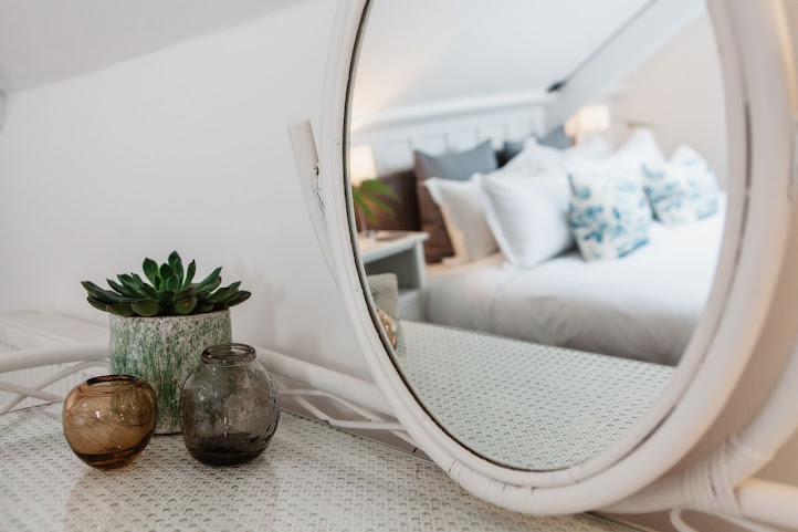 Highcliffe House by null