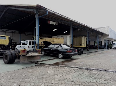 car-dealer