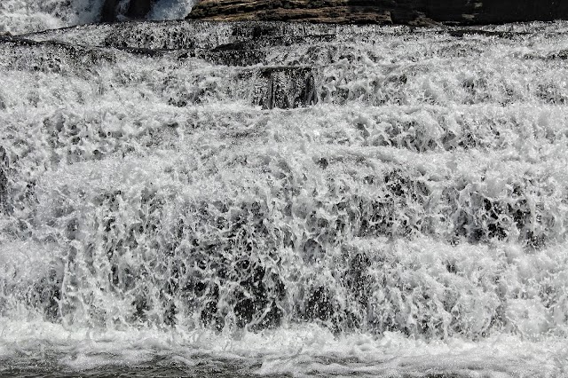 Tinuy-an Falls