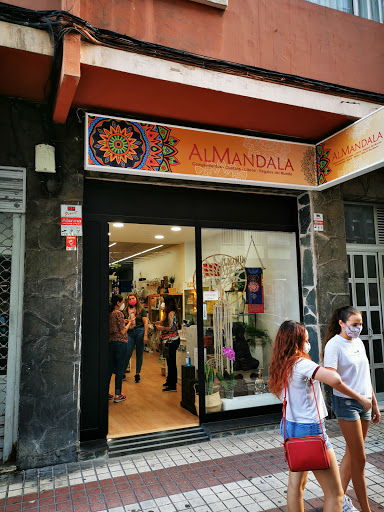 Almandala - Visual