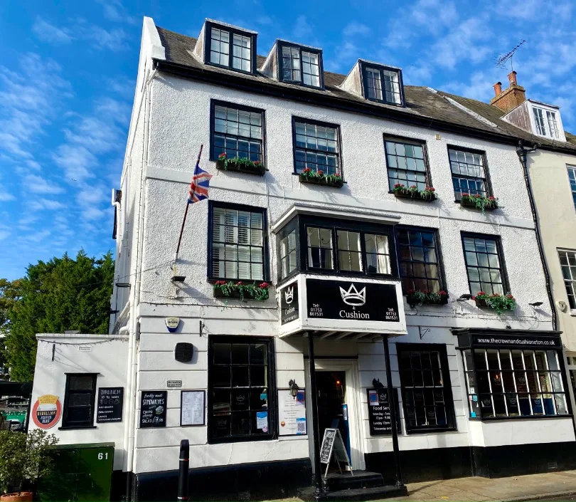 Crown & Cushion Inn