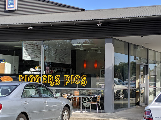 Diggers Pies Logo