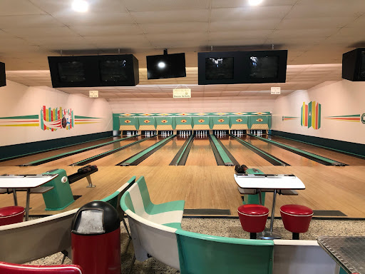 Cy's Bowling Lanes & Lounge