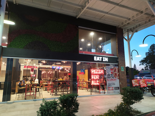 Pizza Hut, Sucursal Via Lola