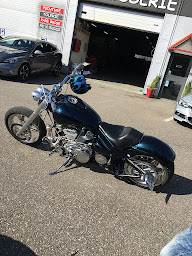 Photo n°19 de Carrosserie SPORTWAGEN - Réseau Axial à Courlaoux (Service de réparation de pare-brise)