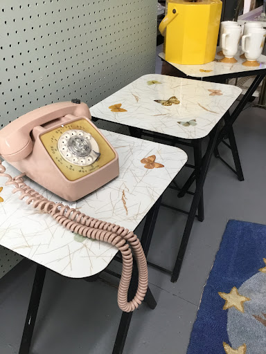 Two old goats antiques and artisans Gallery - United States