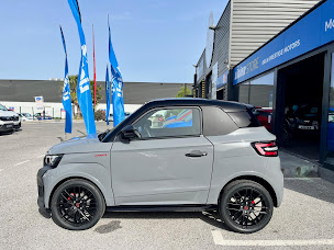 Photo n°23 de LIGIER STORE - BRUN PRESTIGE MOTORS PUGET SUR ARGENS - VOITURES SANS PERMIS LIGIER à Puget-sur-Argens (Vendeur de voitures d'occasion)