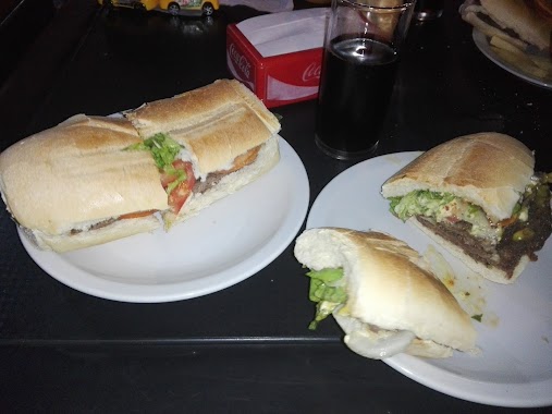 El Negro Sandwichería, Author: Luis Zabala