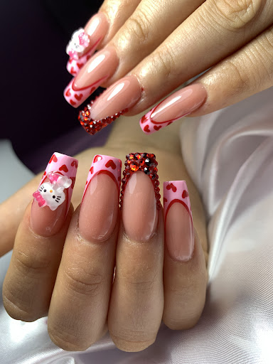 Keren Flores Mendoza (Nail's Artist)