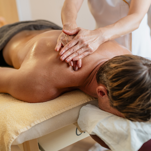 Thai Massage Therapy by Lek