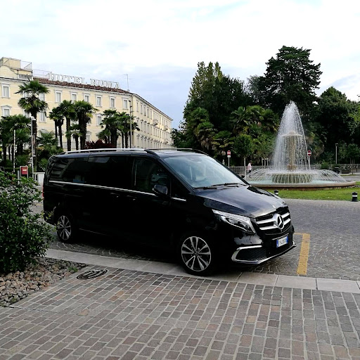 Autonoleggio Piovese - Noleggio con conducente - Thumbnail