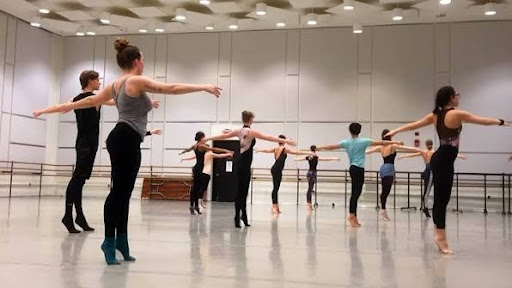 Best Contemporary Dance Classes for Creative Expression post image
