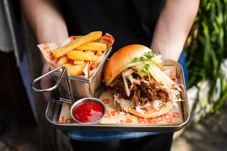 7 Bridges Saigon Craft Beer Taproom & Restaurant / Đông Du by null