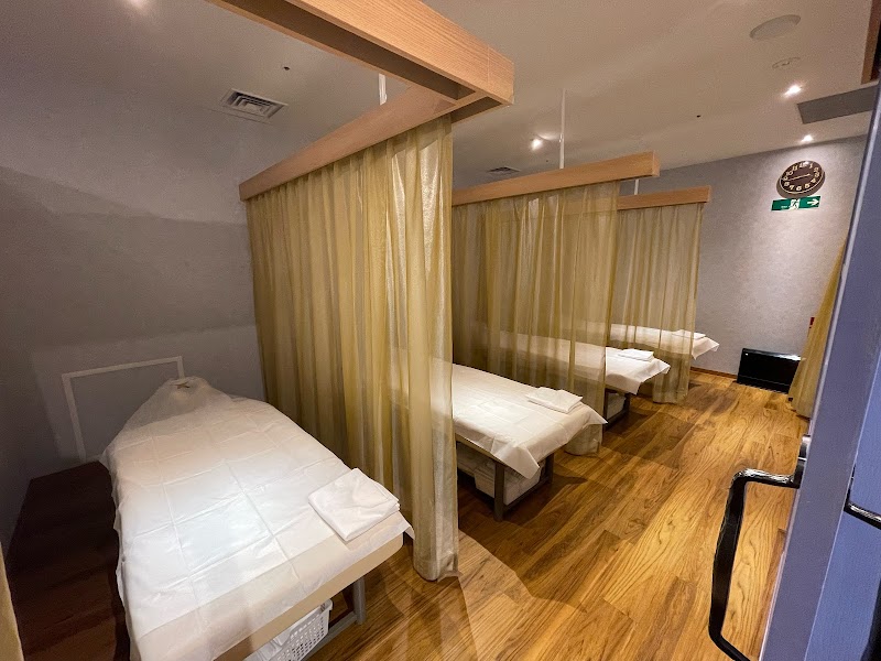 ラフィネ 天神地下街店