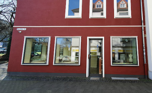 SCHMUCK INGRID HOLTMANN