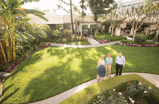 Summer House Memory Care at Villa Gardens