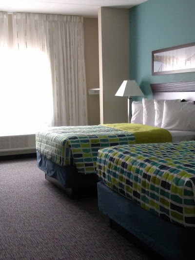 Photos of Cedar Point's Express Hotel