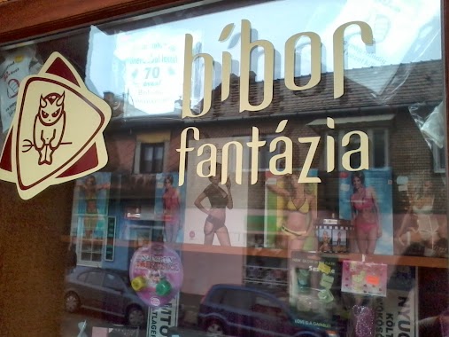 Bíbor fantazia, Author: Bíbor fantazia