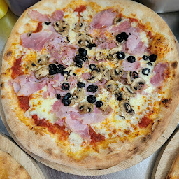 Photo n°38 de AZZURRA Pizzeria à Fouras (Pizzas à emporter)