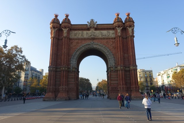 Arc de Triomf WOK Restaurant