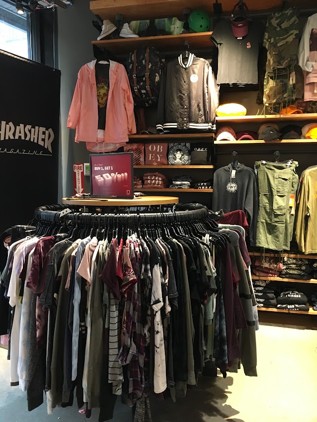 Zumiez