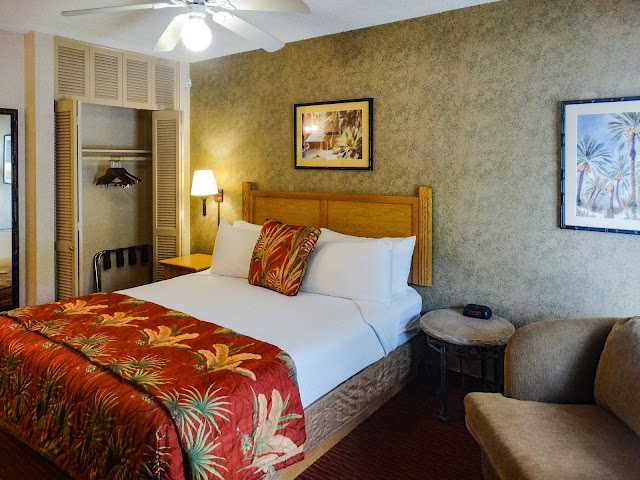 Caliente Tropics Resort Hotel