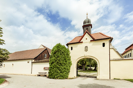 Hotel und Reitsportzentrum Kreuth GmbH Schloß Kreuth 1, 91180 Heideck, Deutschland