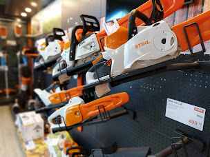 Photo n°1 de HERRIBERRY Motoculture - BARBEZIEUX ST HILAIRE - HUSQVARNA à Barbezieux-Saint-Hilaire (Atelier de réparation de tracteurs)