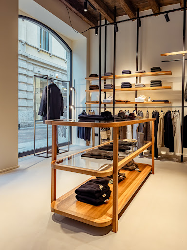 RAIMONDO STORE Gallery - Italy