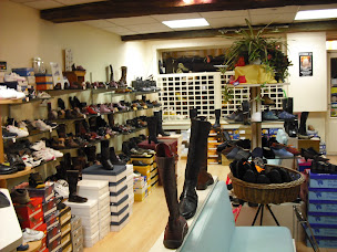 Photo n°6 de Chaussures PACAUT à Arnay-le-Duc (Magasin de chaussures)