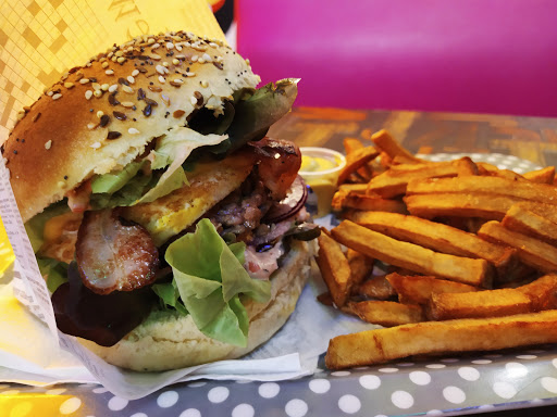 Photo 6 - Boogui Burger