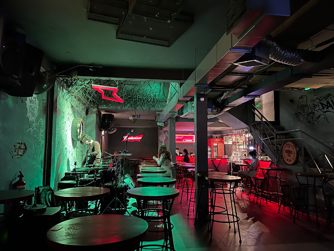 Fang Pub Quận 3, 13 Hồ Xuân Hương, Phường 6, Quận 3, TPHCM