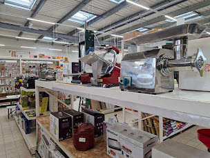 Photo n°16 de Rural Master Landivisiau à Landivisiau (Concessionnaire de remorques utilitaires)